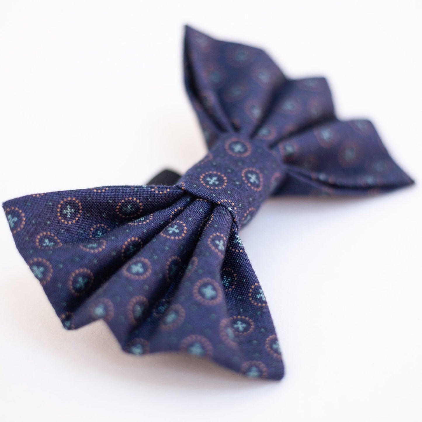 Freckingham Dog Bow