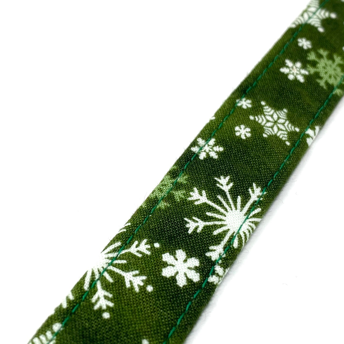 Let It Snow Green Dog Collar