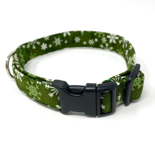 Let It Snow Green Dog Collar