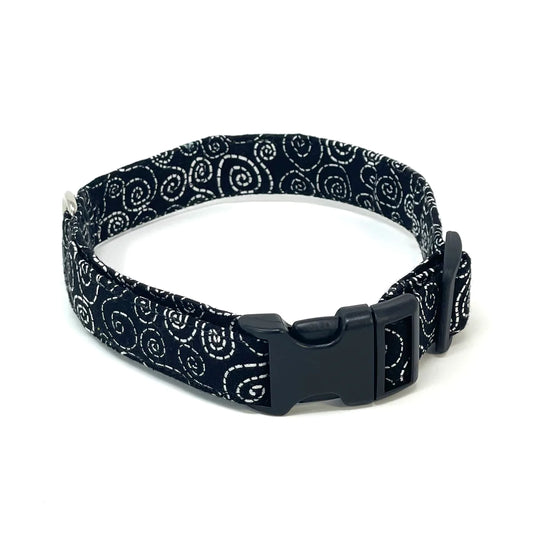 Twisted Stitches Dog Collar